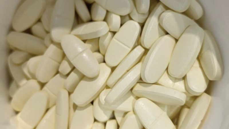 在选择益生菌产品时，可以从以下方面进行对比：